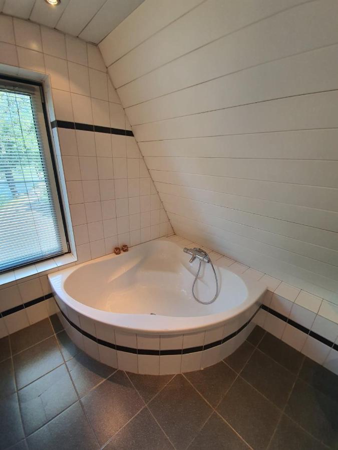 Bed and Breakfast De Vliegende Vlinder Nederweert Exterior foto